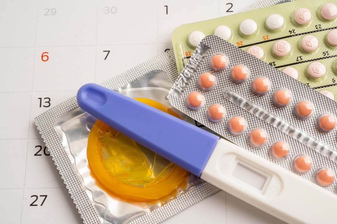 Pregnancy,Test,And,Birth,Control,Pills,On,Calendar,,Contraception,Health
